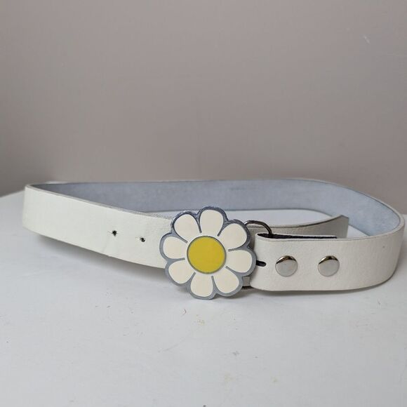 Y2K White Flower Buckle Belt – 2001 Great American Products – Fits 33.5–38.5 - Picture 1 of 9